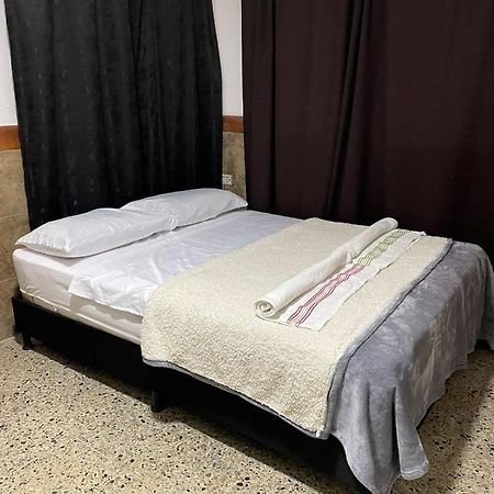 דירות מדיין Casa Al Frente Del Pueblito Paisa מראה חיצוני תמונה