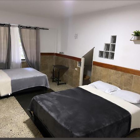 דירות מדיין Casa Al Frente Del Pueblito Paisa מראה חיצוני תמונה