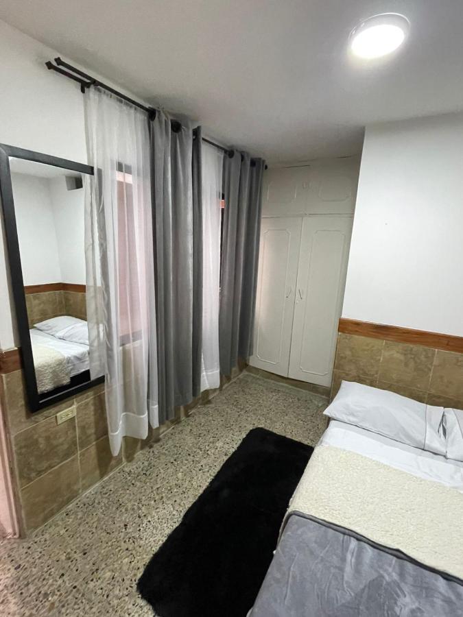 דירות מדיין Casa Al Frente Del Pueblito Paisa מראה חיצוני תמונה